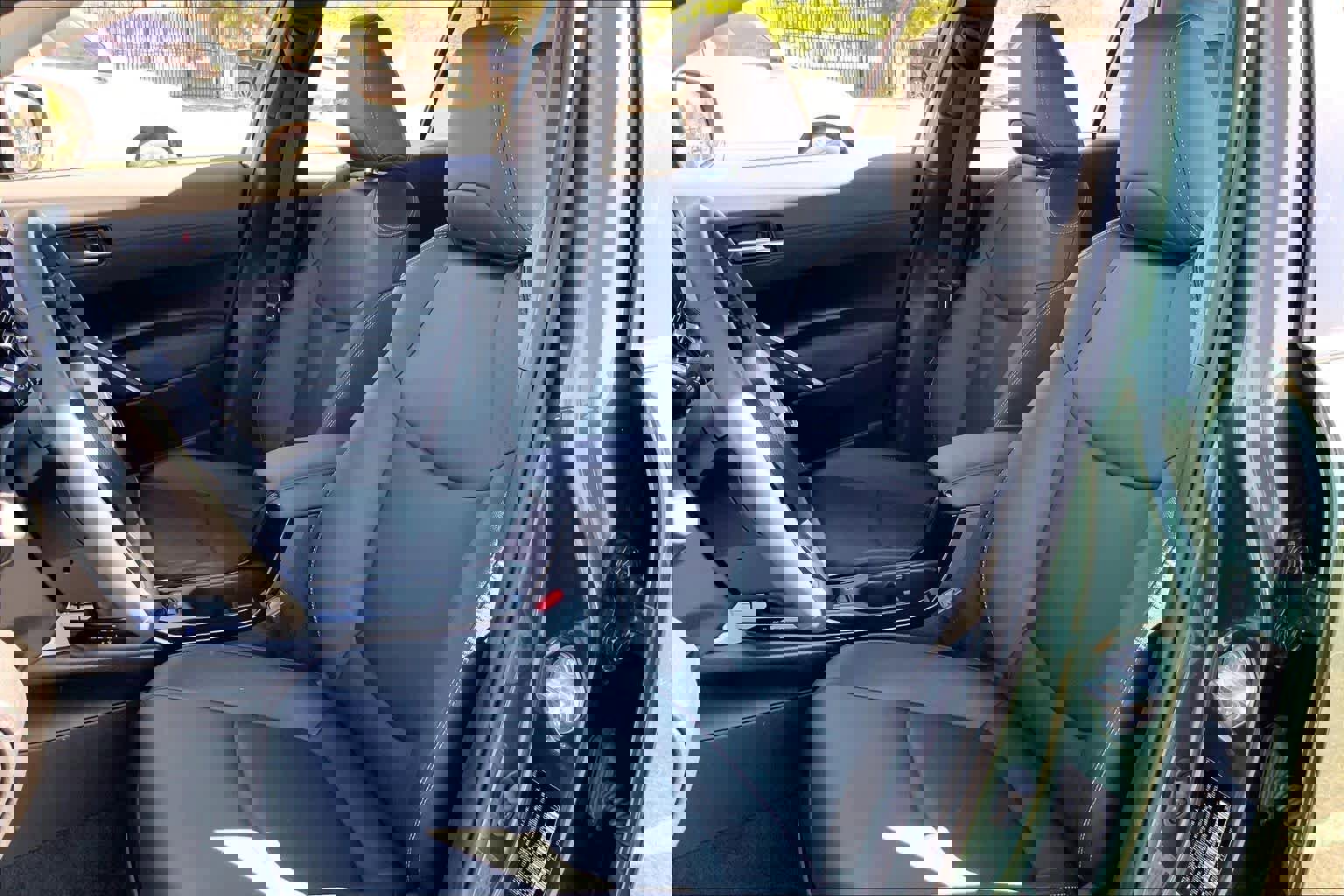 Used 2025 Toyota Corolla Cross XLE w/ Convenience Package image 9