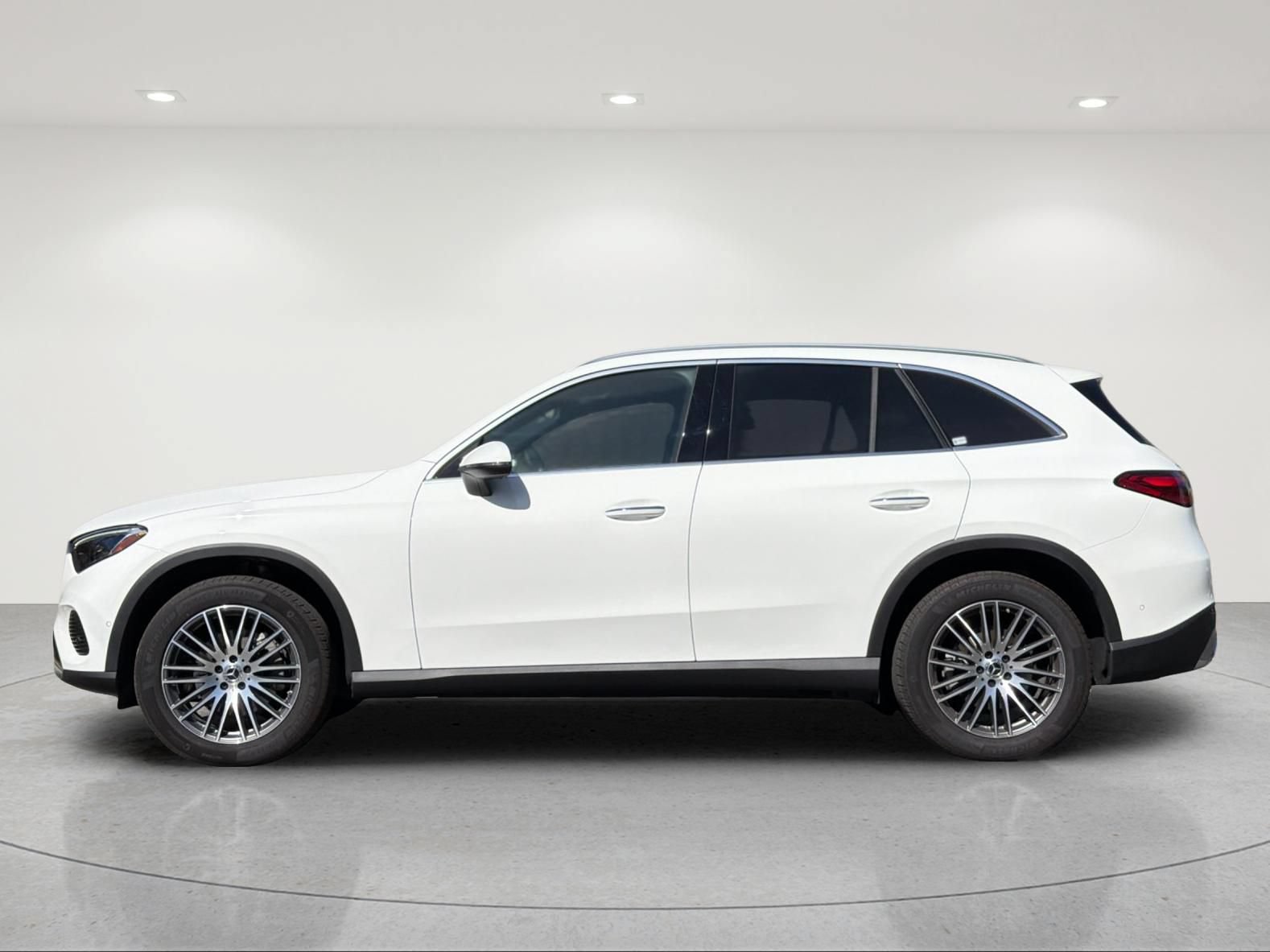 Used 2016 Mercedes-Benz GLC 300 4MATIC image 2