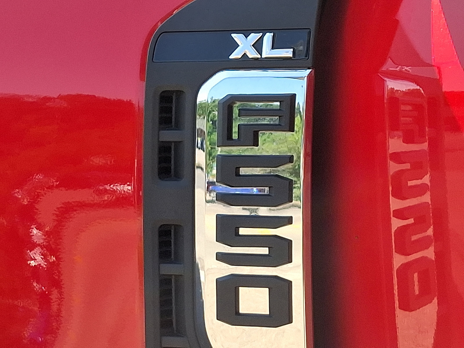 New 2025 Ford F550 4x4 Regular Cab Super Duty image 16