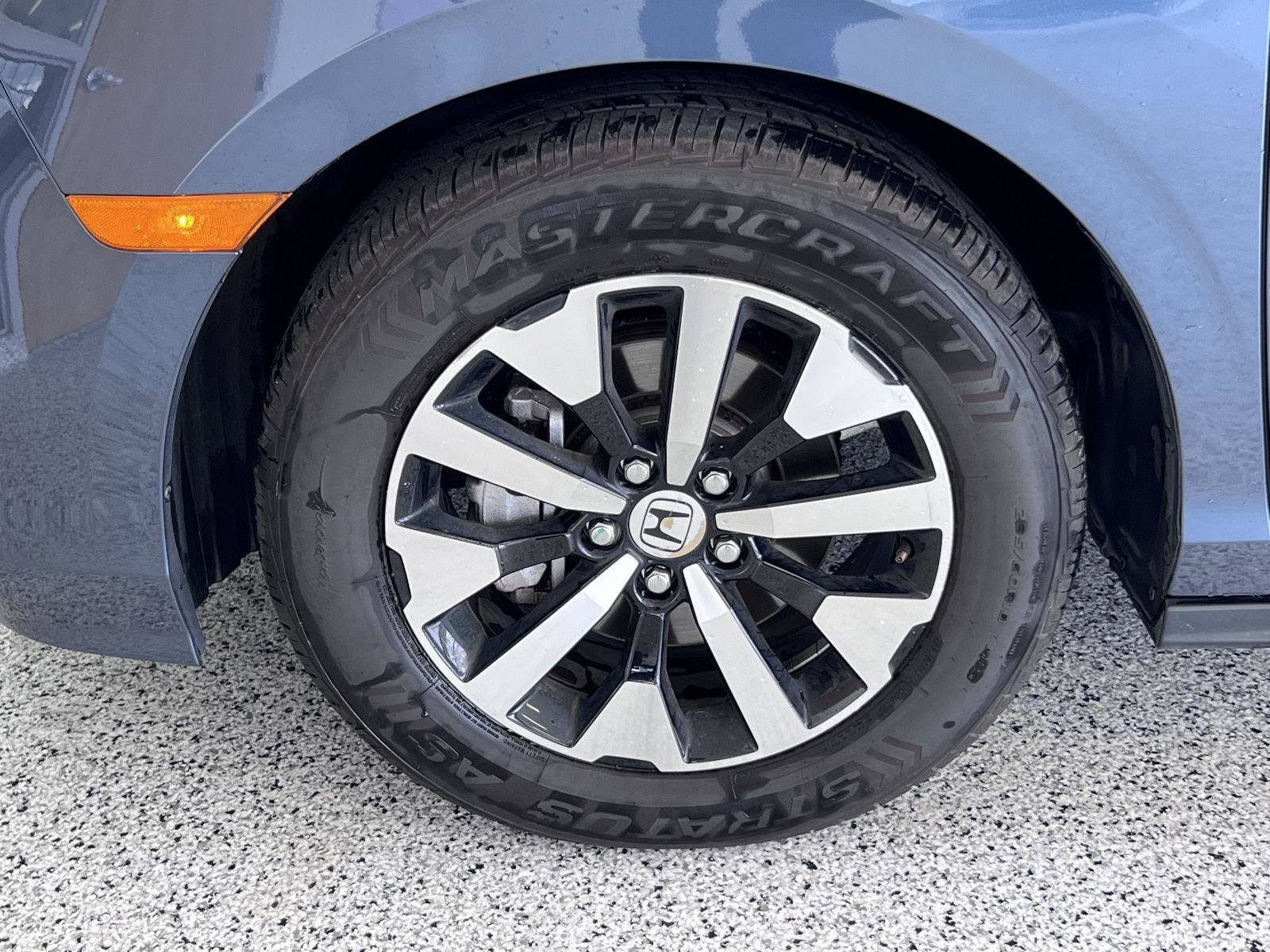 Used 2025 Honda Odyssey EX-L image 17
