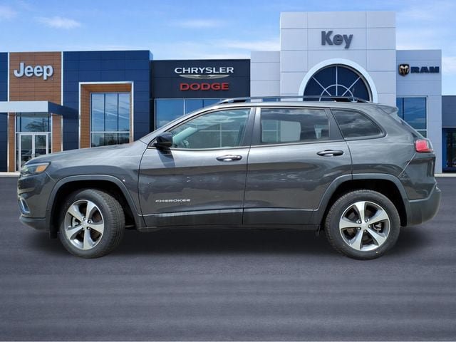 Used 2022 Jeep Cherokee Limited AWD/4WD image 2