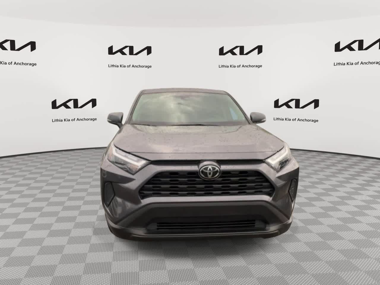 Used 2024 Toyota RAV4 LE AWD/4WD image 4