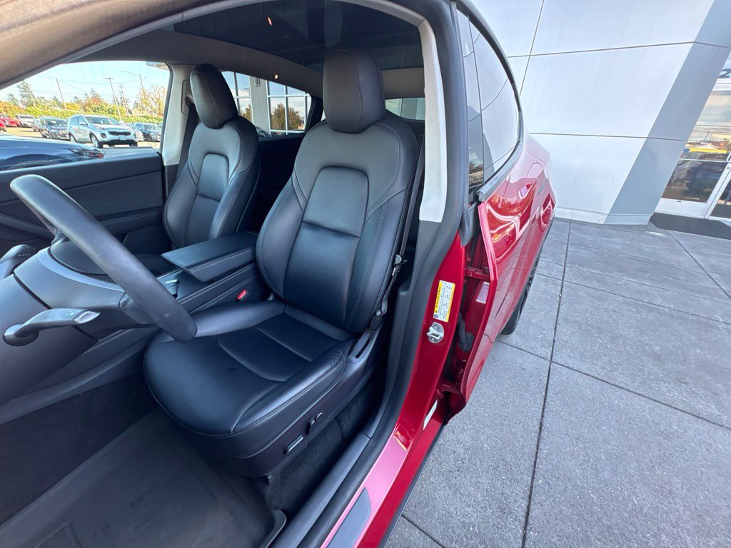 Used 2022 Tesla Model Y Long Range AWD/4WD image 13