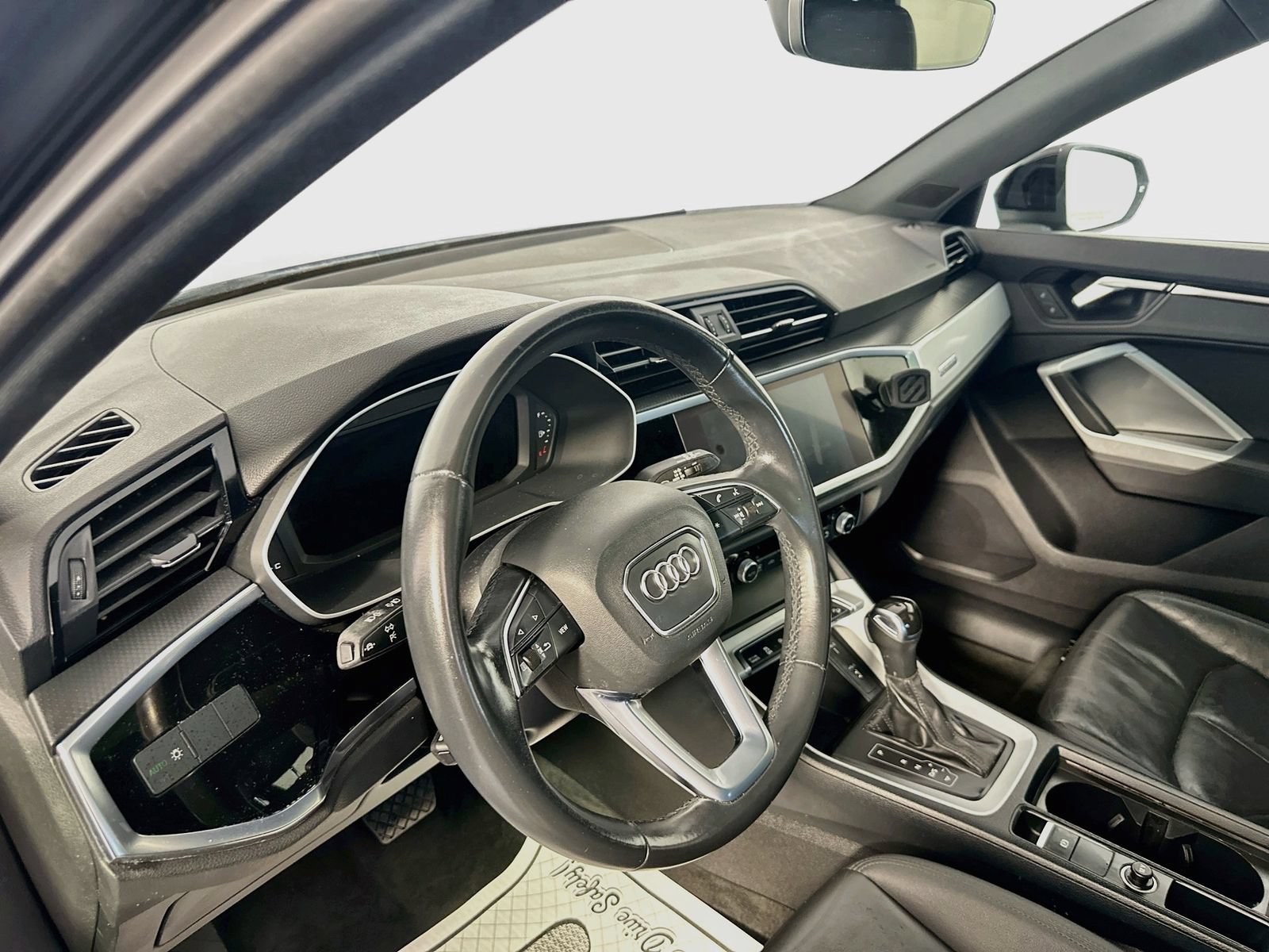 Used 2021 Audi Q3 2.0T Premium w/ Convenience Package AWD/4WD image 9