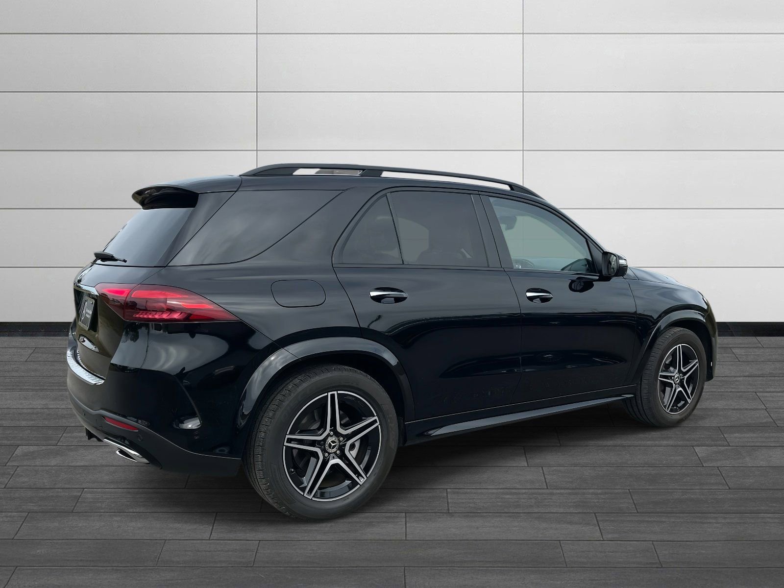 Used 2025 Mercedes-Benz GLE 350 4MATIC image 3