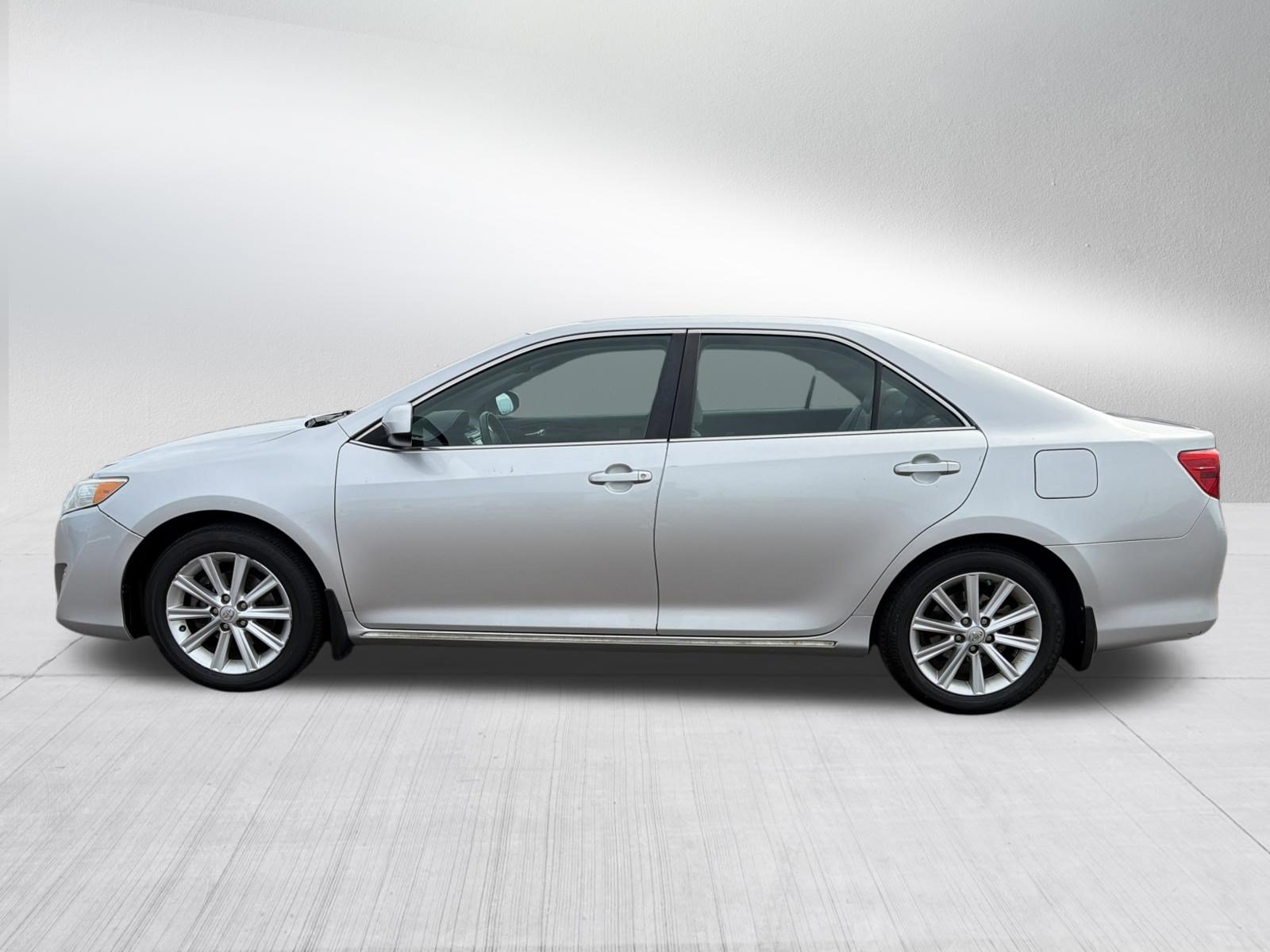 Used 2013 Toyota Camry XLE FWD image 7