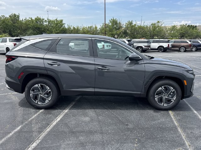 New 2026 Hyundai Tucson Blue SE AWD/4WD image 9