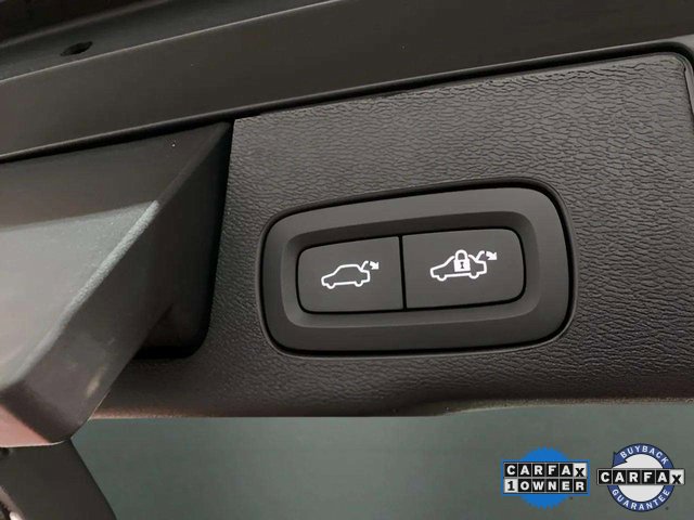 Used 2025 Volvo XC60 B5 Plus image 8