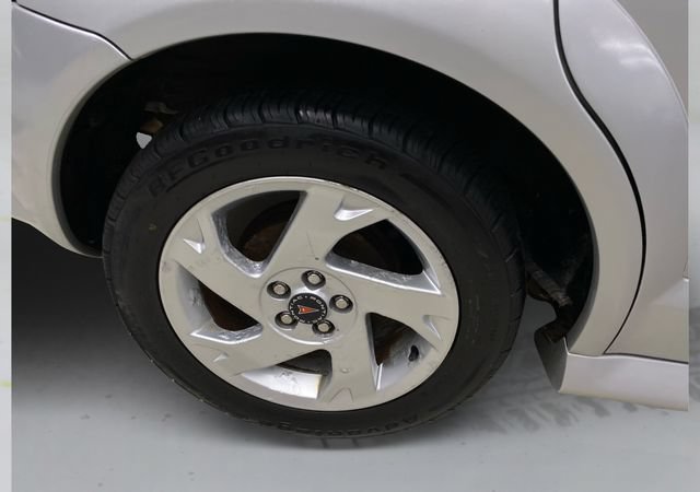 Used 2007 Pontiac Vibe w/ Security Package FWD image 18