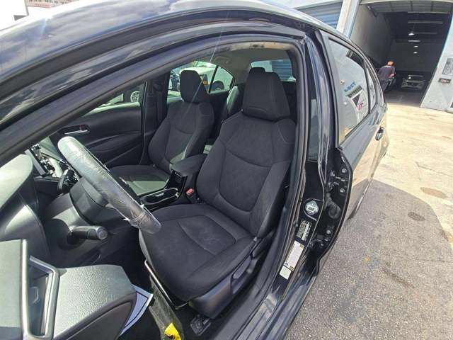 Used 2021 Toyota Corolla LE FWD image 8