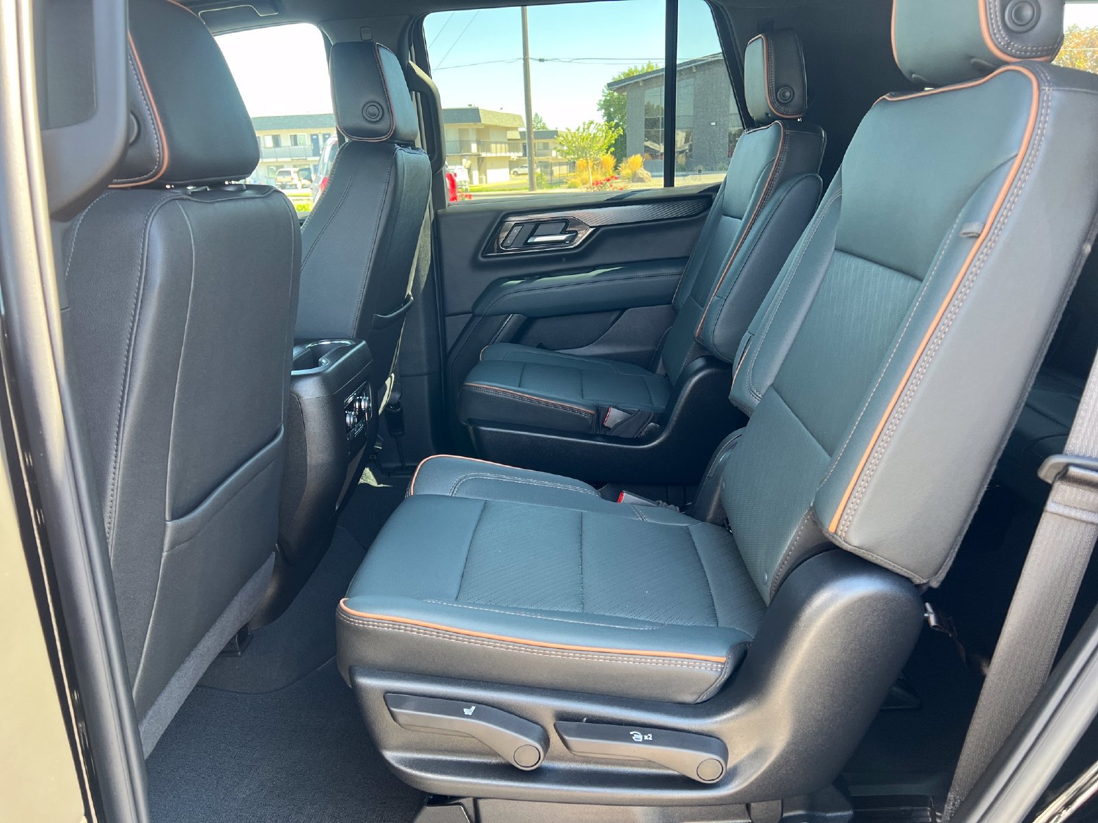 Used 2026 GMC Yukon AT4 w/ Premium Trailering Package AWD/4WD image 24