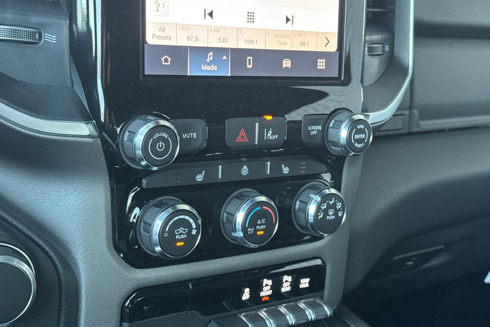 New 2027 RAM 1500 4x4 Crew Cab image 18