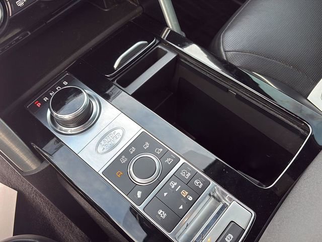Used 2017 Land Rover Discovery HSE image 16
