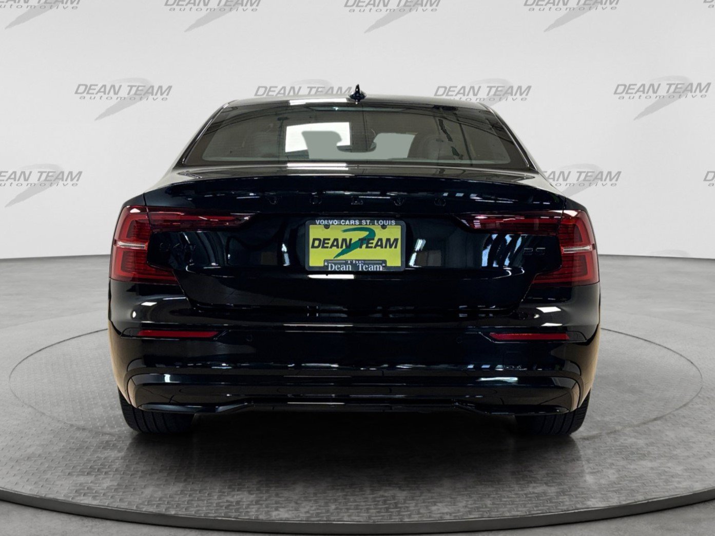 Used 2024 Volvo S60 B5 Plus FWD image 8