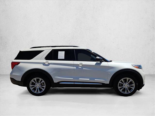 Used 2021 Ford Explorer XLT w/ Equipment Group 202A AWD/4WD image 4