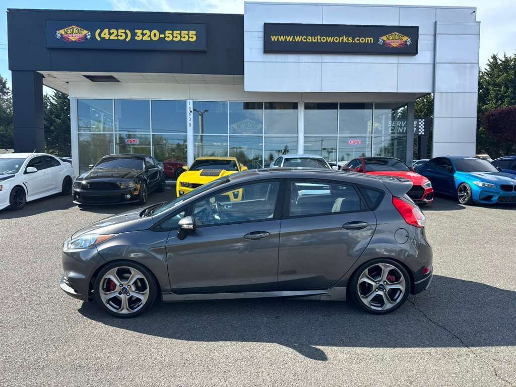 Used 2017 Ford Fiesta ST image 2