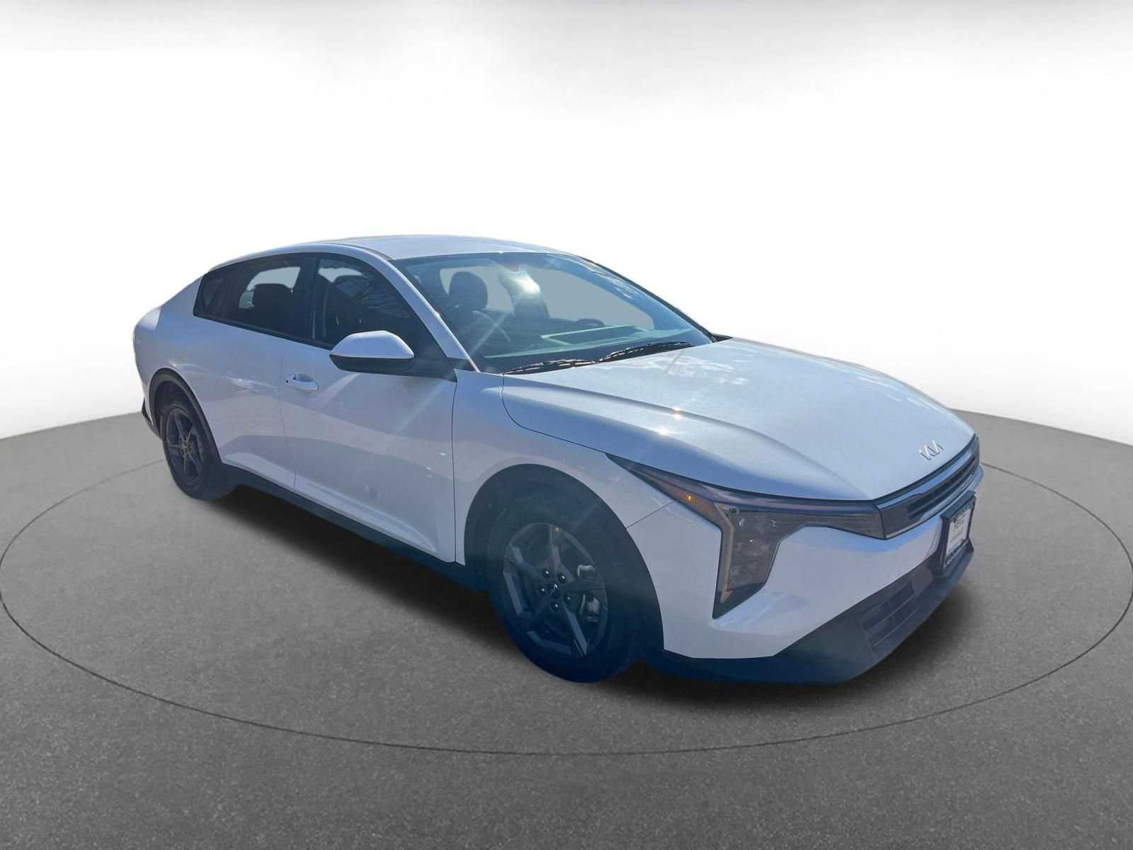 Used 2025 Kia K4 LXS image 1