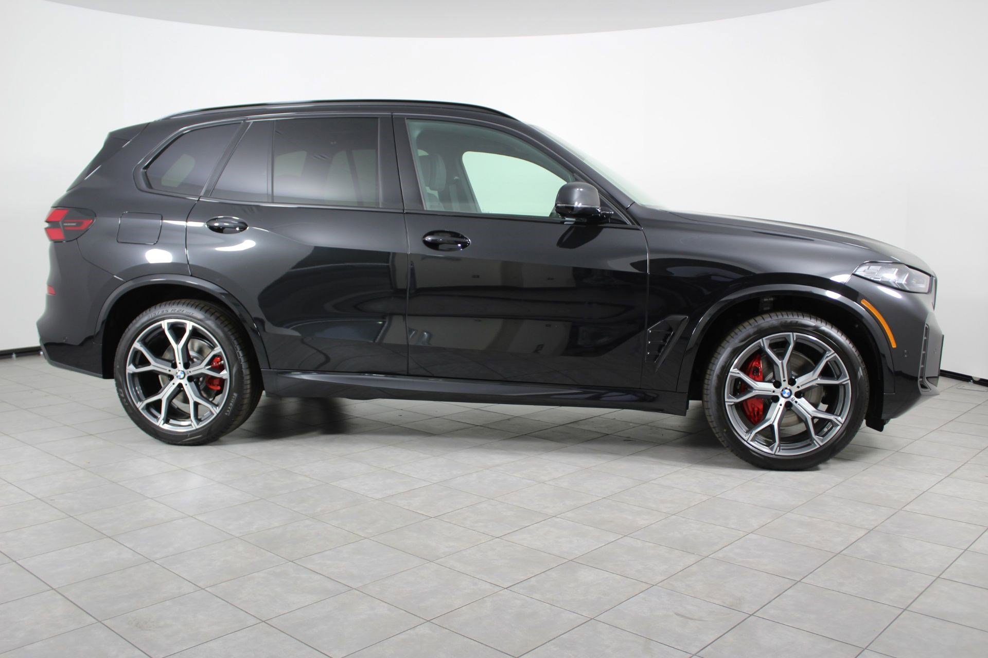 New 2026 BMW X5 xDrive40i w/ M Sport Package AWD/4WD image 8