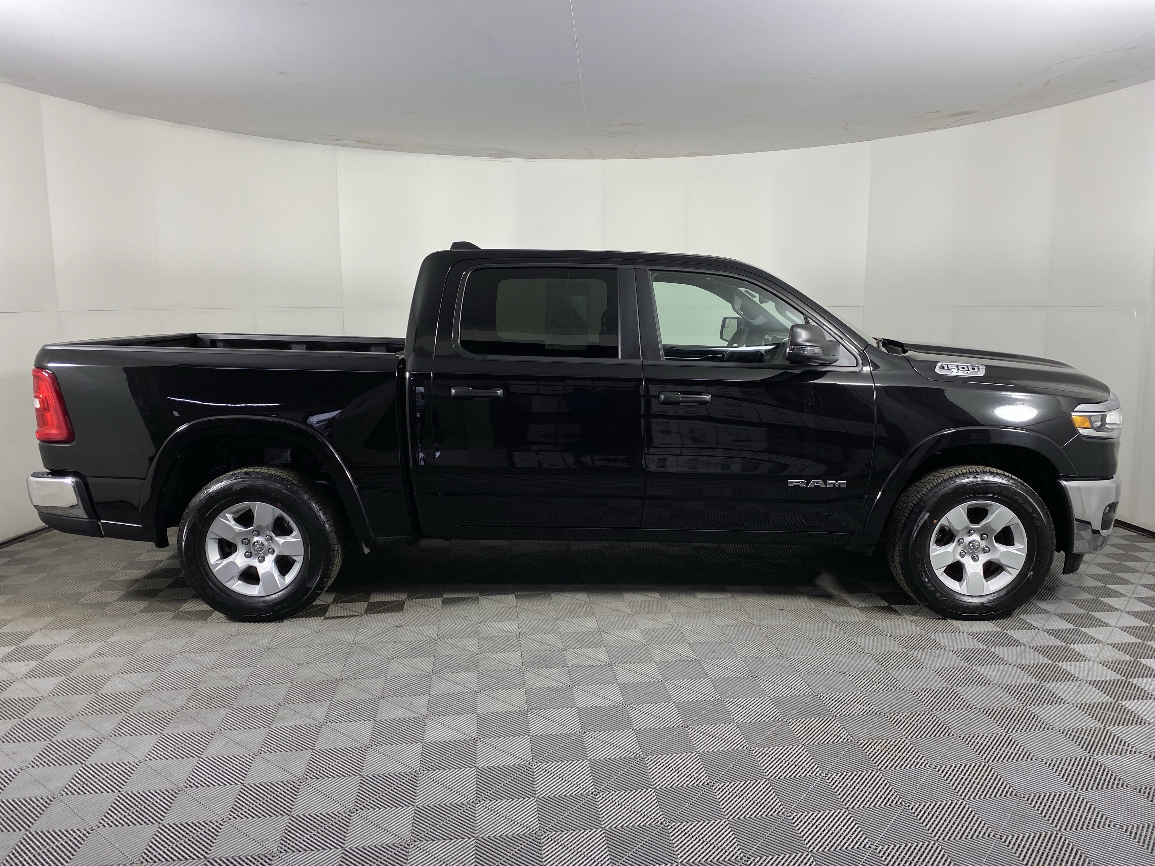 Used 2025 RAM 1500 Big Horn image 8