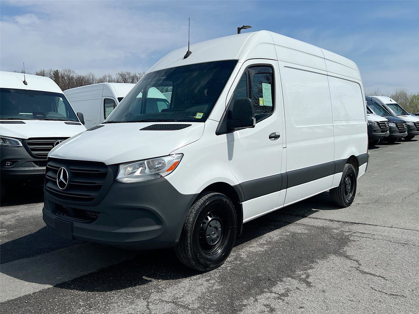 Used 2023 Mercedes-Benz Sprinter 2500 image 2