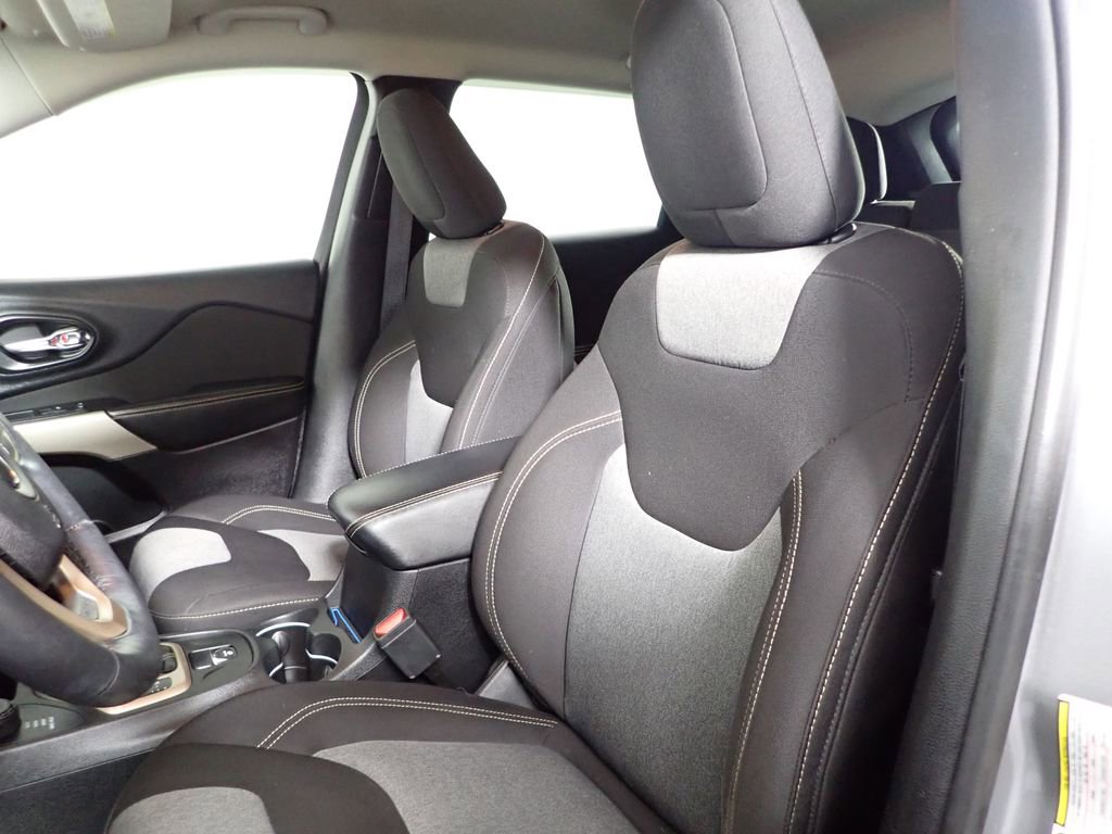 Used 2017 Jeep Cherokee Sport w/ Cold Weather Group image 25