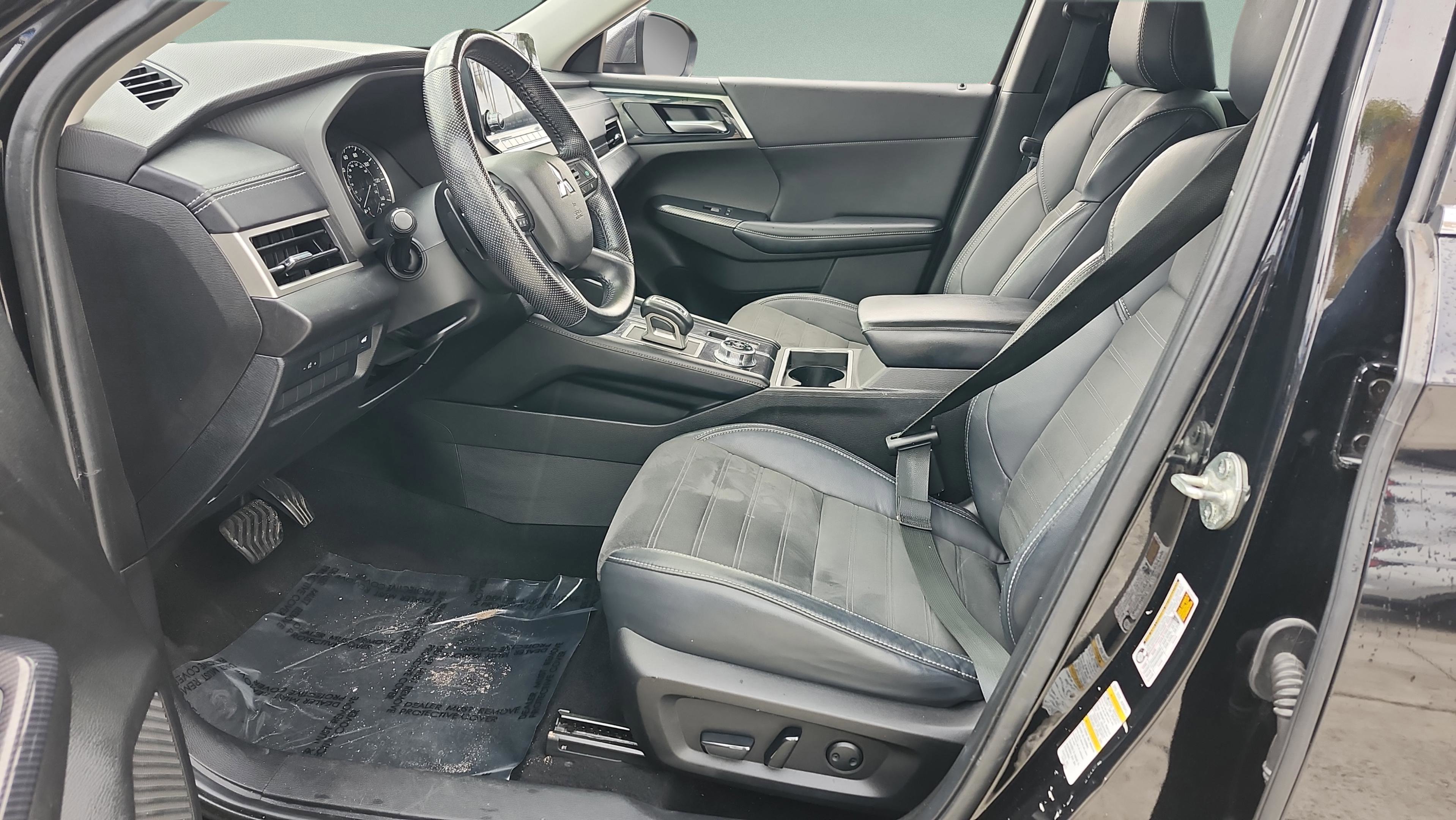 Used 2022 Mitsubishi Outlander SE image 34