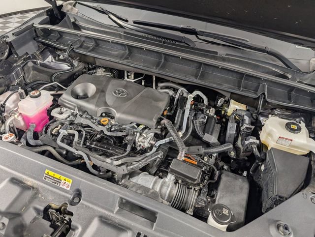 Used 2023 Toyota Highlander XLE image 37