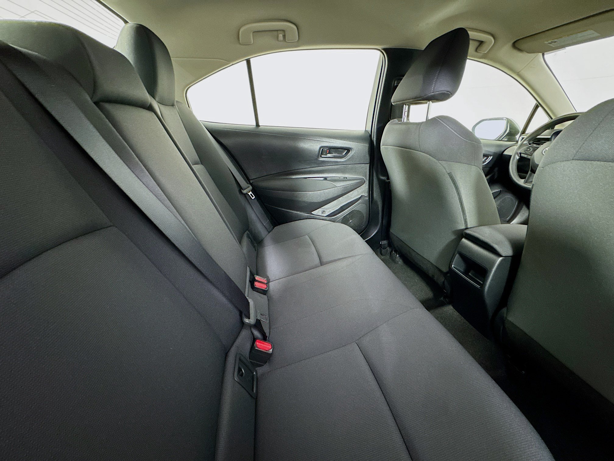 Used 2022 Toyota Corolla LE FWD image 25