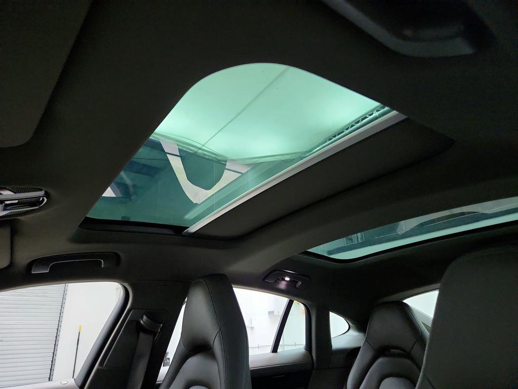 Used 2020 Porsche Panamera 4 image 15