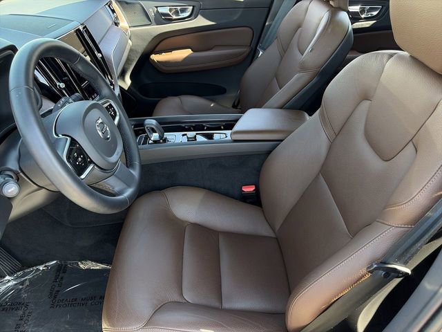 Used 2023 Volvo XC60 B5 Plus w/ Protection Package Premier image 21
