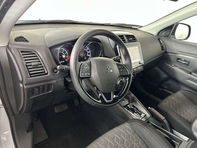Used 2025 Mitsubishi Outlander Sport LE image 13