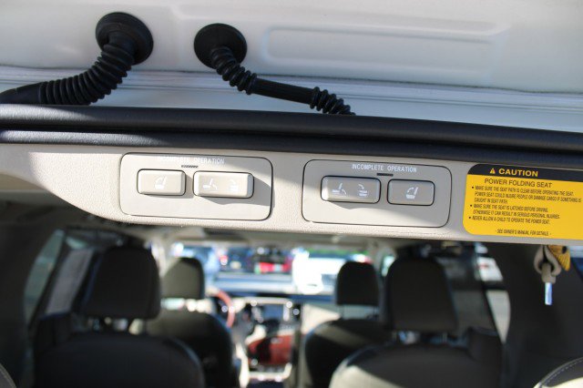 Used 2014 Toyota Sienna Limited w/ Limited Premium Package FWD image 22