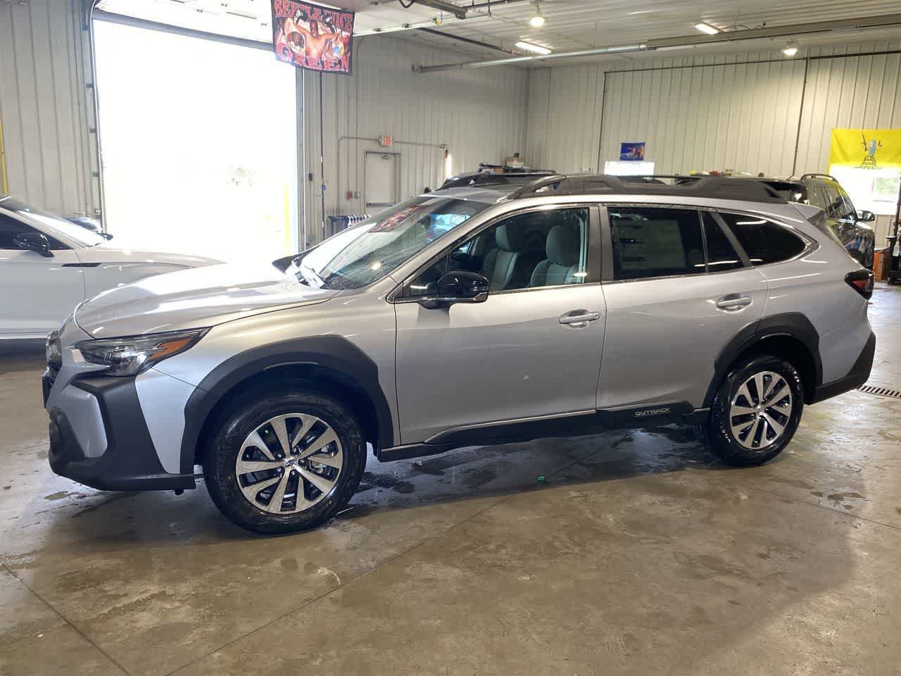 Certified 2025 Subaru Outback Premium AWD/4WD image 3