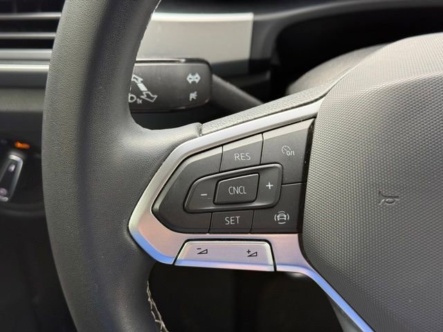 Used 2022 Volkswagen Atlas Cross Sport SE image 29