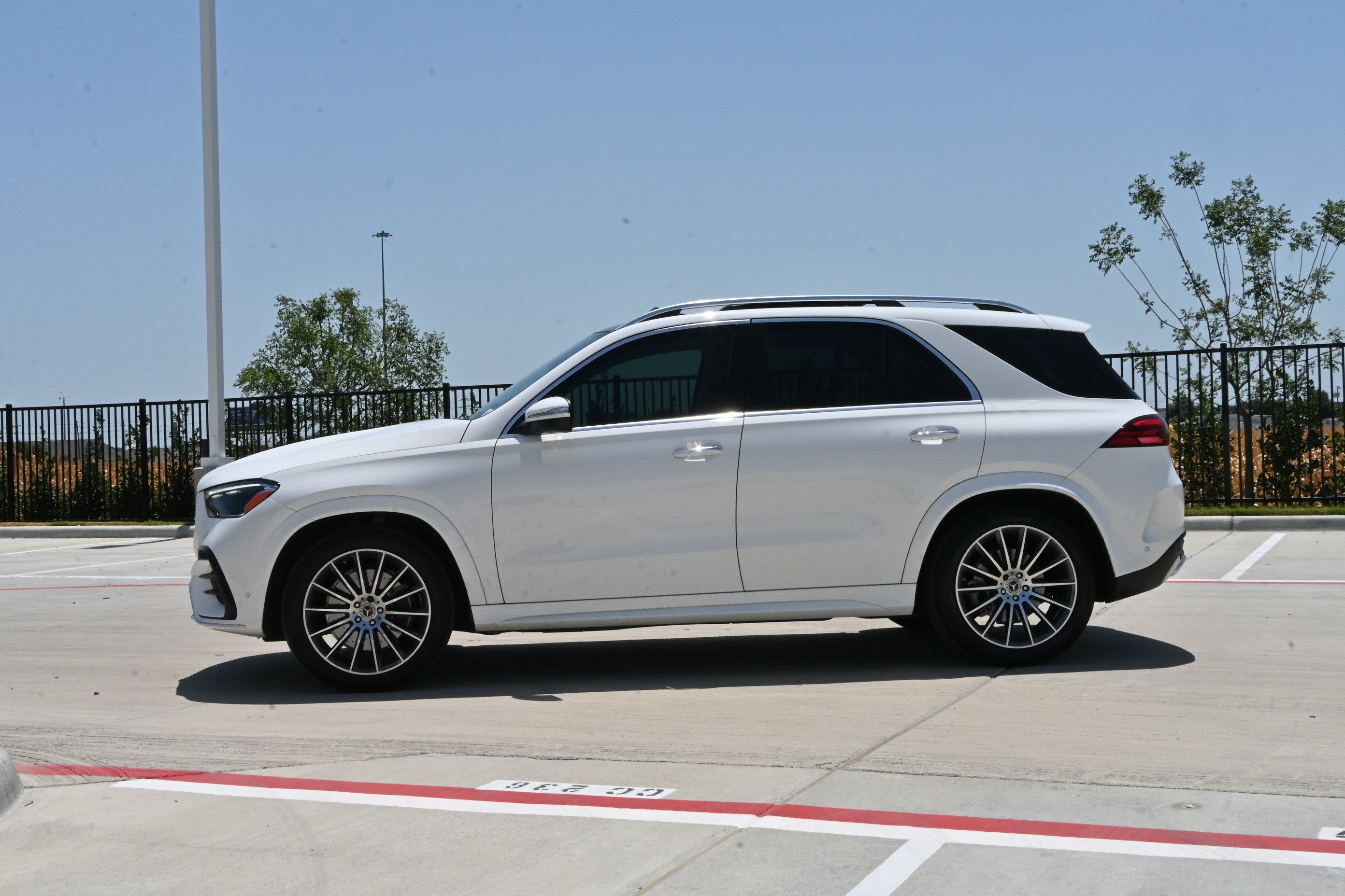 Used 2024 Mercedes-Benz GLE 450 4MATIC image 6
