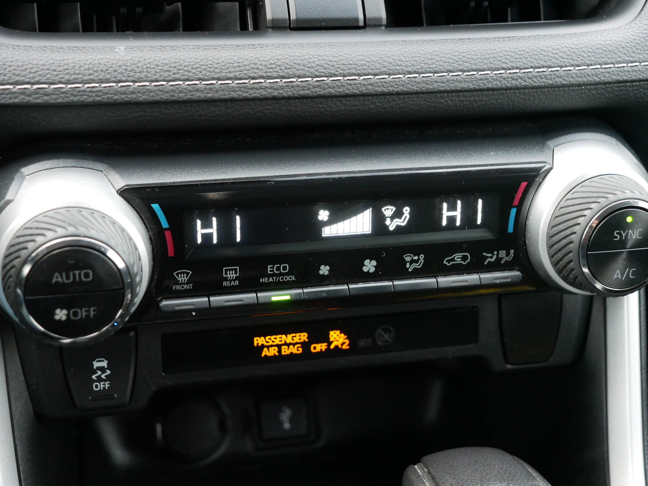 Used 2021 Toyota RAV4 LE image 23