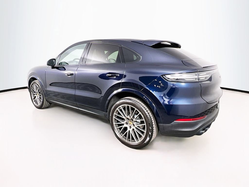 Certified 2023 Porsche Cayenne Platinum Edition image 3