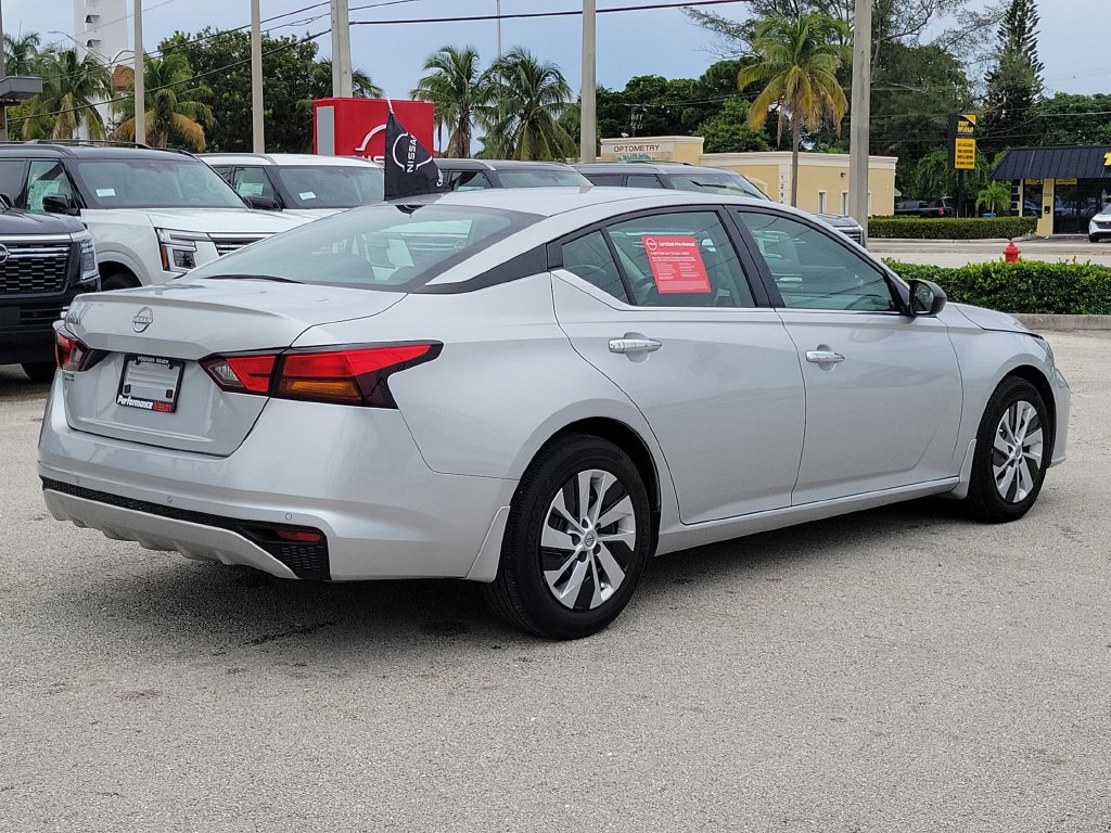 Certified 2024 Nissan Altima 2.5 S FWD image 9