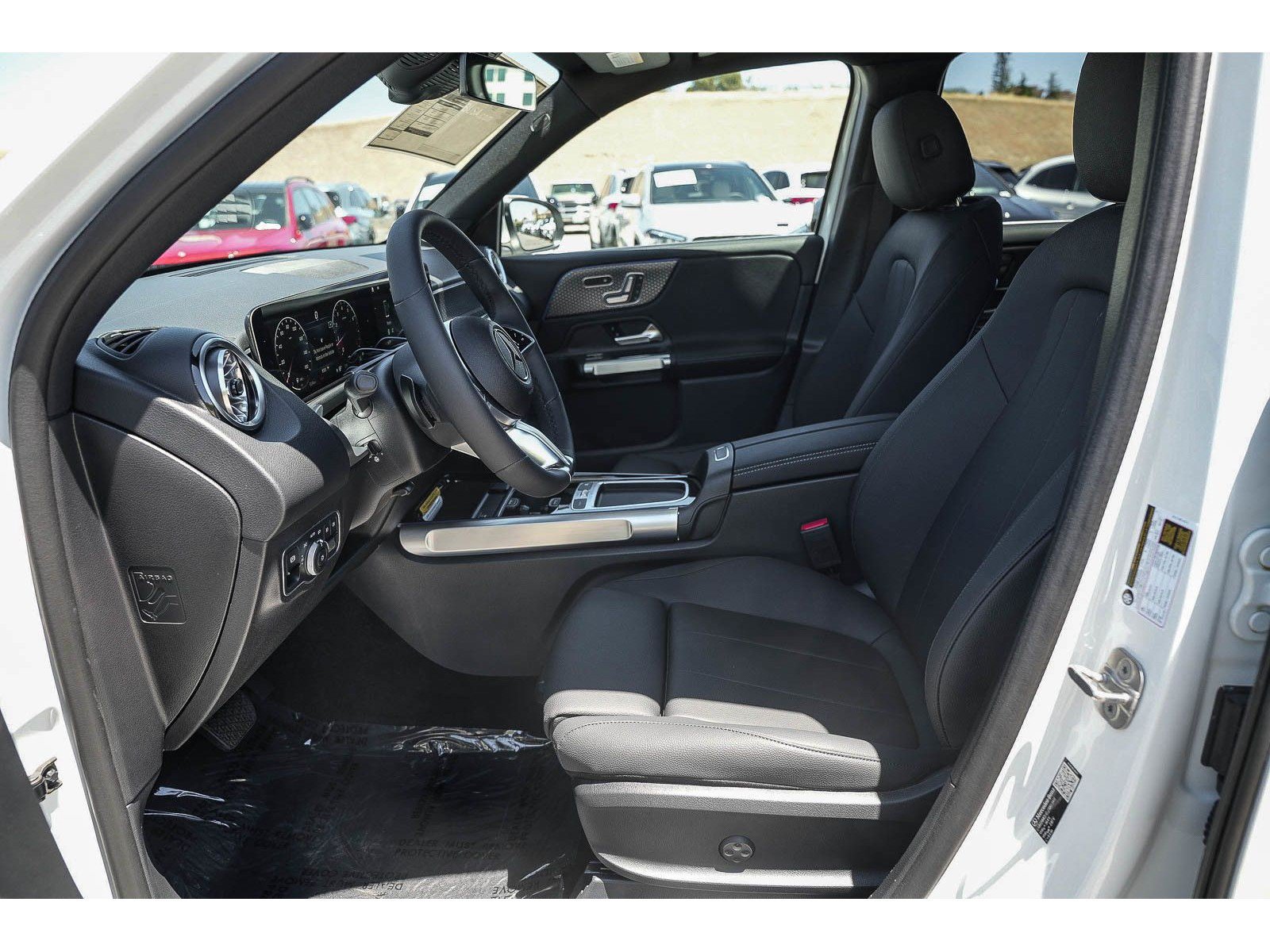 New 2026 Mercedes-Benz GLB 250 4MATIC image 17