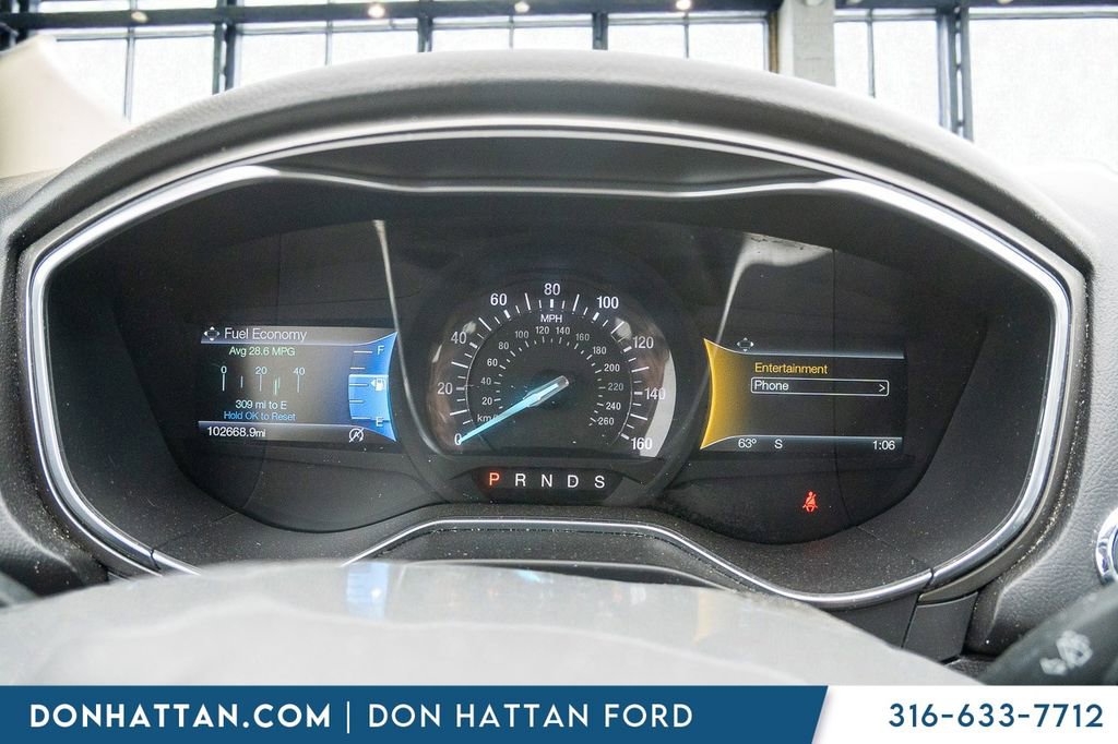 Used 2017 Ford Fusion SE w/ Fusion SE Technology Package image 6