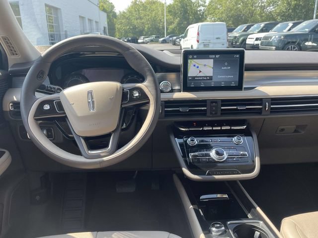 Used 2022 Lincoln Corsair AWD w/ Premium Package image 17