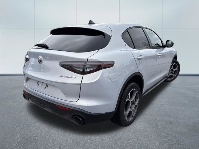 Used 2024 Alfa Romeo Stelvio Sprint AWD/4WD image 6