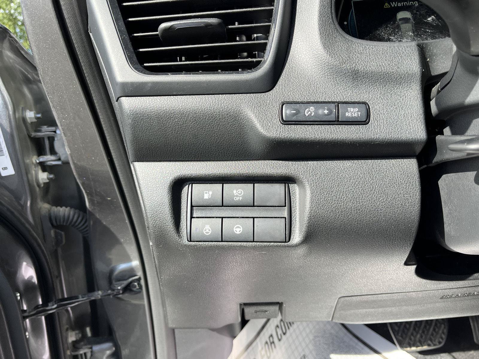 Certified 2025 Nissan Leaf SV Plus FWD image 30