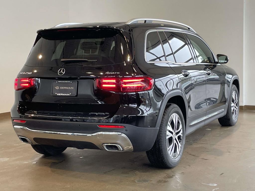 Used 2024 Mercedes-Benz GLB 250 4MATIC image 4