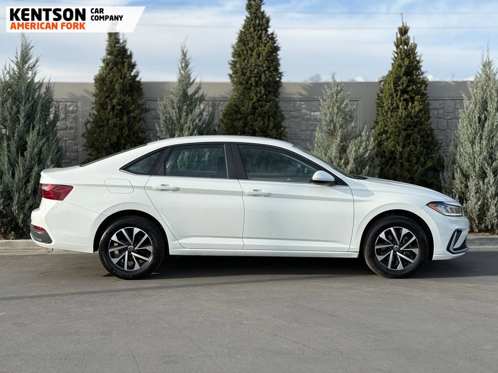 Used 2025 Volkswagen Jetta S image 11