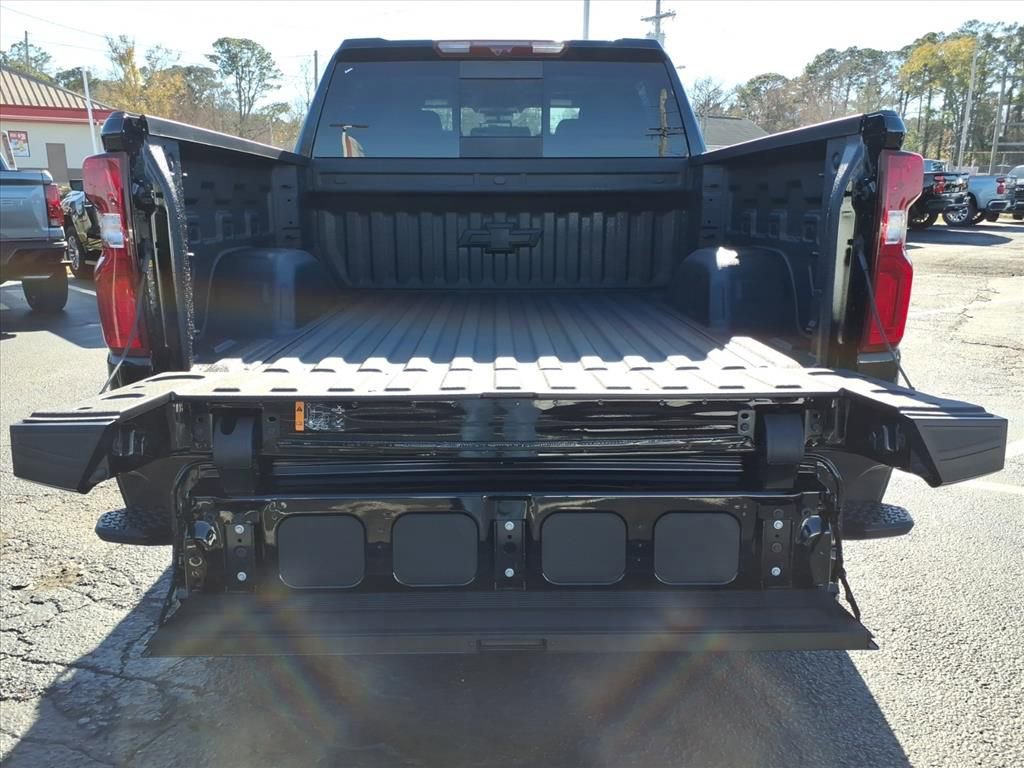 New 2026 Chevrolet Silverado 1500 High Country w/ Midnight Edition image 15