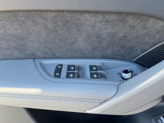 New 2025 Audi SQ5 Premium Plus image 29