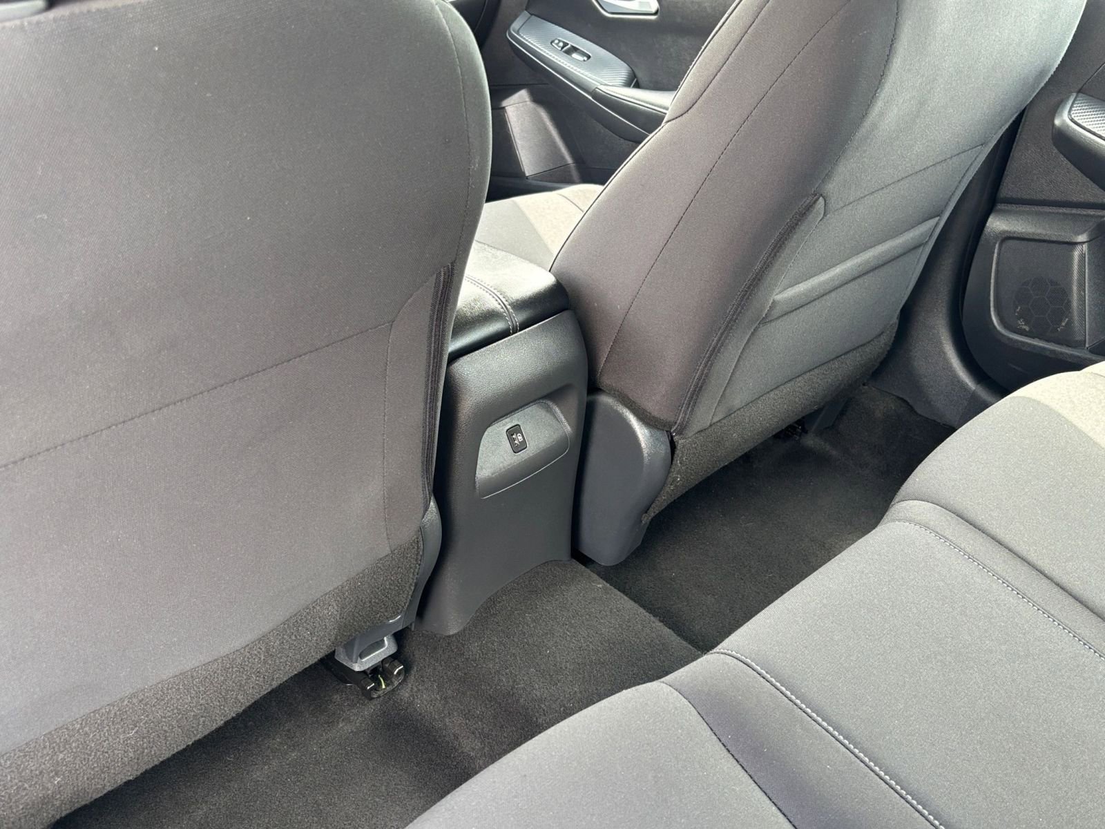 Used 2025 Nissan Sentra SV FWD image 25
