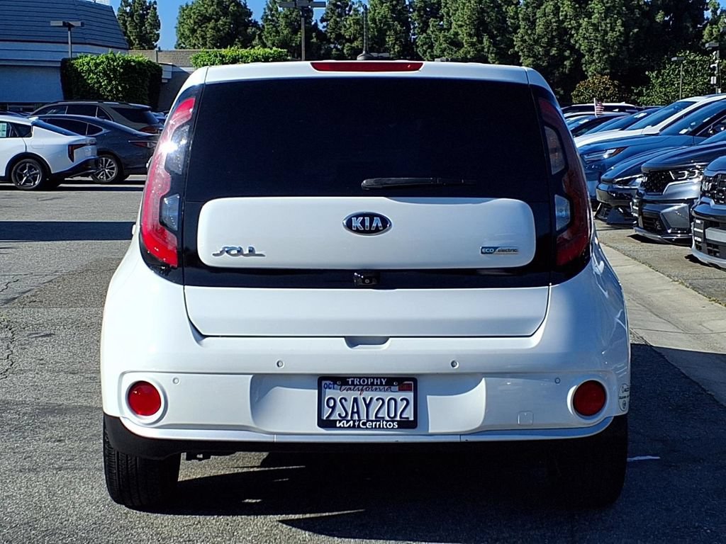 Used 2015 Kia Soul EV + FWD image 5