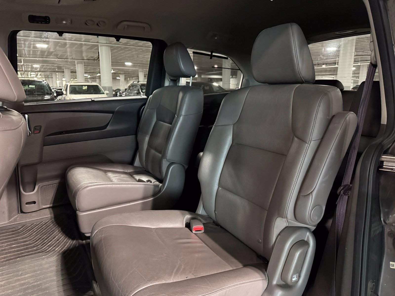 Used 2016 Honda Odyssey Touring Elite image 35